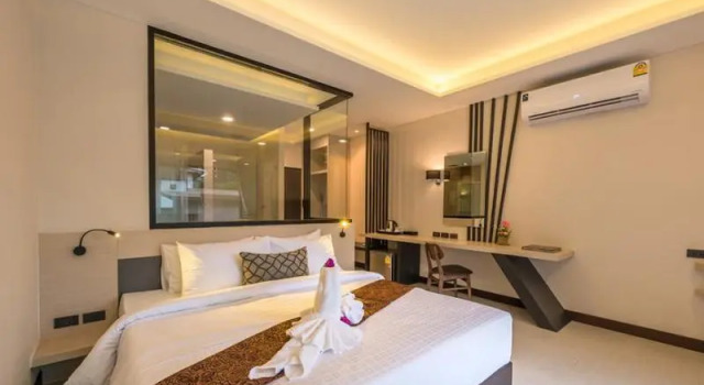 Двухместный номер Deluxe с балконом и с видом на бассейн Cher​mantra​ Aonang​ Resort & Pool​ Suite