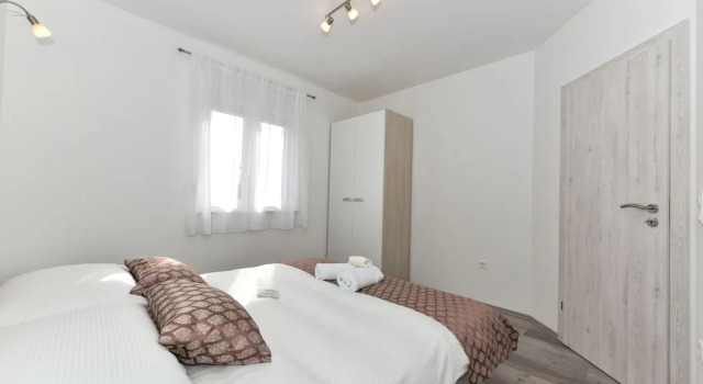 Apartments Ana Vrsi, Book Apartment Mulo Zadar County