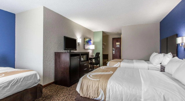 Шестиместный номер Standard Quality Inn Milan-Sandusky