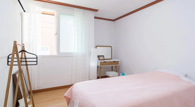 White Rabbit Guesthouse, Rezerwuj Hotel Hotele w Seul z parkingiem, w pobliżu Daehangno, Parking