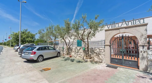 Villa Antea Apartments