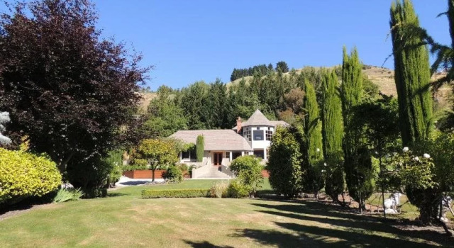 The Turret Bed and Breakfast, Забронировать Отель Отели South Island с парковкой, Парковка