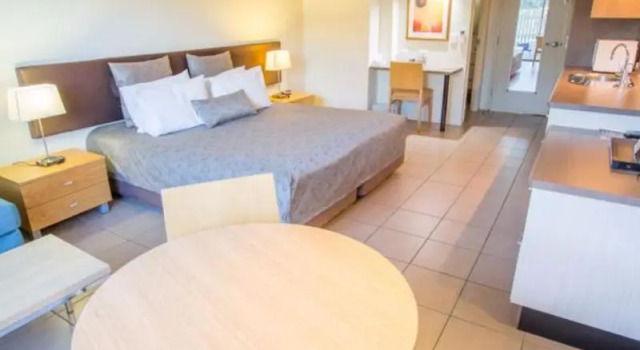 Люкс Spinifex Motel and Serviced Apartments