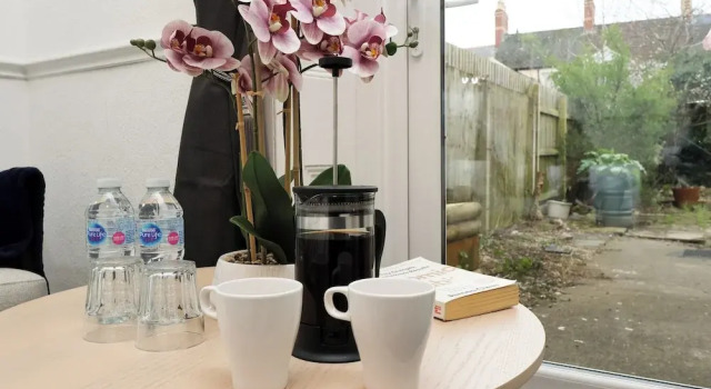 Коттедж Standard Cardiff City Guesthouse, Central Rooms, Fast Wi-Fi, On-Street Parking