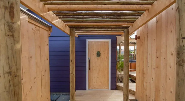 The Purple House - Ohakune Holiday Home with Spa Pool
