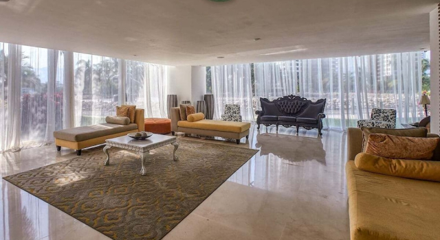Апартаменты Luxury Oceanfront 2BR Condo With Private Balcony