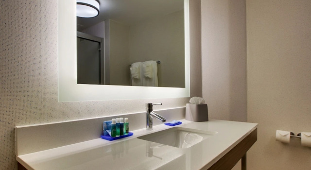 Двухместный номер Standard Holiday Inn Express Voorhees/ Mt. Laurel by IHG
