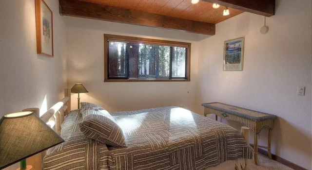 Sky Chalet 3 Bedroom Cabin by RedAwning