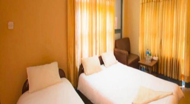 Hotel Lumbini Garden New Crystal