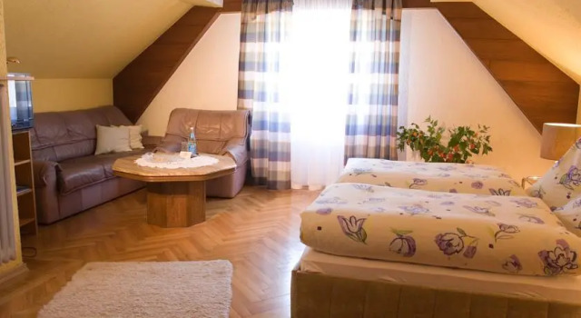 Pilgers kleines Hotel, Varaa Hotelli Hotellit Baijeri pysäköinnillä, Pysäköinti