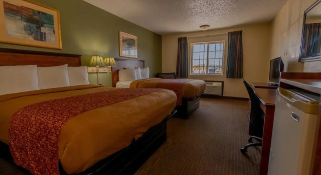 Четырёхместный номер Standard Thunderbird Lodge