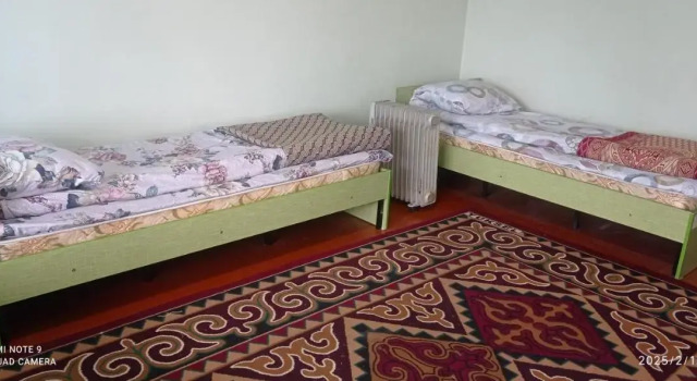 Hostel Tasma, Reservar Albergue Hotéis em Osh region com piscina, Piscina