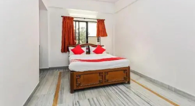 Oyo 24889 Prabhat Plaza, Забронировать Отель Отели штата Махараштры 3 звезды, 3*