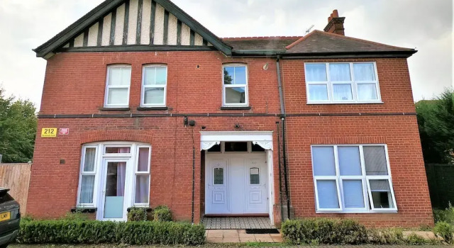 Harwoods Road Watford Apartments, Забронировать Апартаменты/квартира Уотфорд Хартфордшир, рядом с Watford Palace Theatre