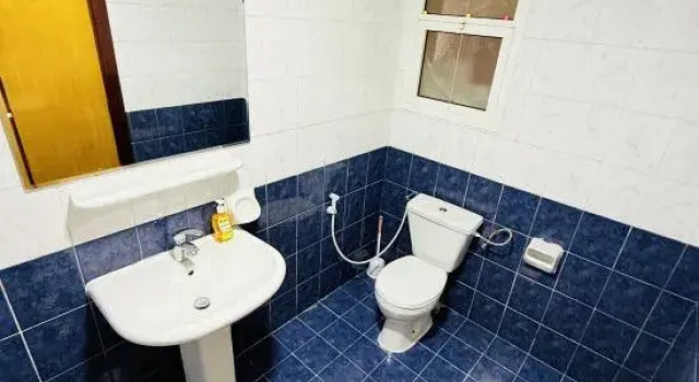 TIDY Premium Hostel Male&Female Al Majaz Sharjah, Забронировать Хостел Отели Аль-Махаз с парковкой, Парковка