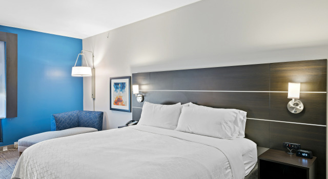 Holiday Inn Express and Suites White Hall by IHG, Boek Hotel Hotels in Missouri met zwembad, Zwembad