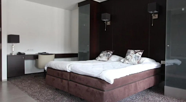 Номер Deluxe Golden Tulip West Ende