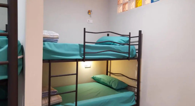 Bett im Wohnheim Tequeron