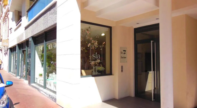 3 Bedrooms, 3 bathrooms central Cannes Lecerf 411