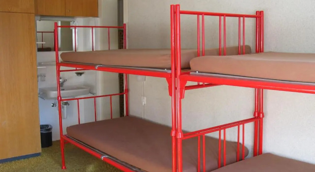 Четырёхместный номер Standard Adrenalin Backpackers Hotel