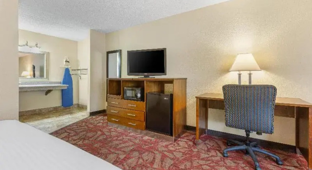 Двухместный номер Standard с балконом Best Western Pine Springs Inn