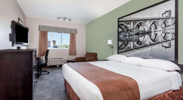 Номер Deluxe Super 8 by Wyndham Saskatoon Near Saskatoon Airport