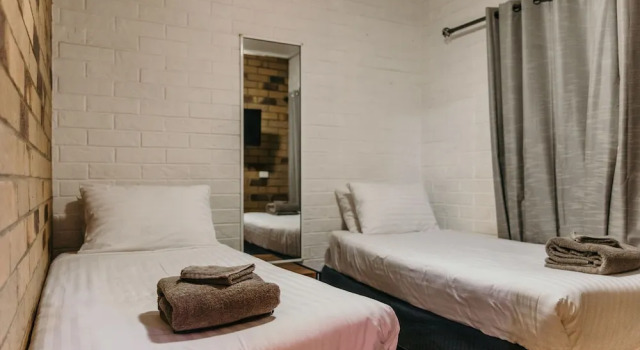 Люкс с 2 комнатами Abacus Motel