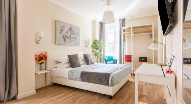 Четырёхместный номер Deluxe Momo Central Rome 1