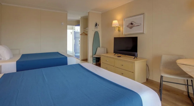 Четырёхместный номер Standard c 1 комнатой с красивым видом из окна Flamingo Motel
