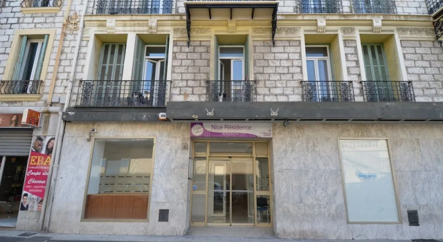 Studio in front of main train station in Nice near tramway, Забронировать Апартаменты/квартира Ницца Приморские Альпы, рядом с Набережная Соединенных Штатов