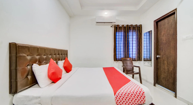 CAPITAL O 13671 Qualia, Rezerwuj Hotel Hyderabad 