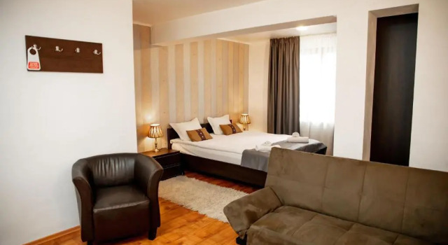 Полулюкс Velinov Boutique Hotel