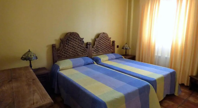 Полулюкс Hostal Restaurante Rijujama