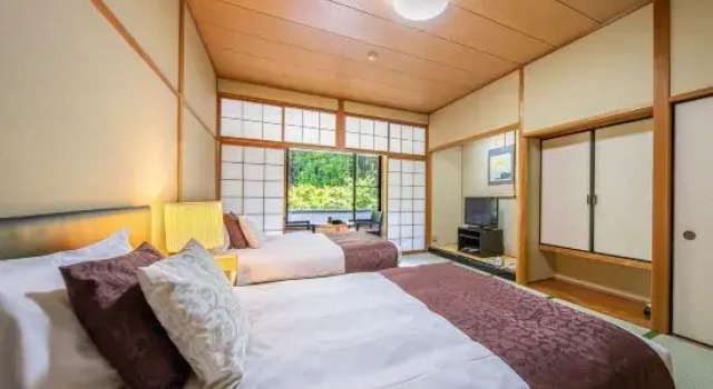 Koshinjino Yu Yukkura, Buchen Sie Hotel Jinsekikogen Japan