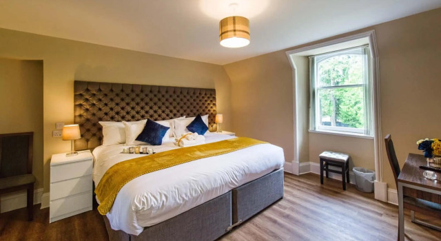 Rosedene Highland House - Emperor Apartment 7, Забронировать Апартаменты/квартира Отели Инвернесс с парковкой, рядом с Музей и художественная галерея Инвернесса, Парковка