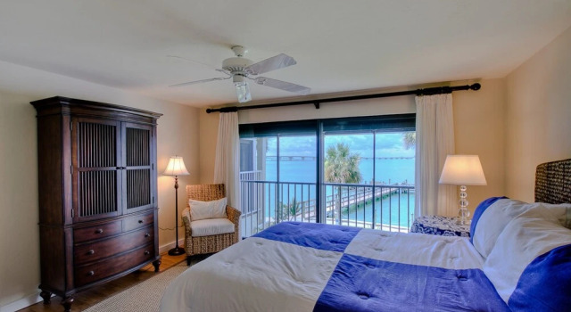 Mariner Point 232, Забронировать Отель Отели Санибел с парковкой, рядом с Bailey's Beach, Парковка