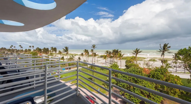 Люкс Strand Ocean Drive Suites