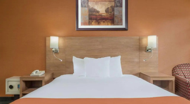 Номер Days Inn by Wyndham Columbus Fairgrounds