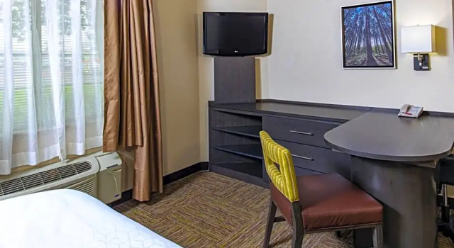 Standard suite Candlewood Suites Appleton, an IHG Hotel