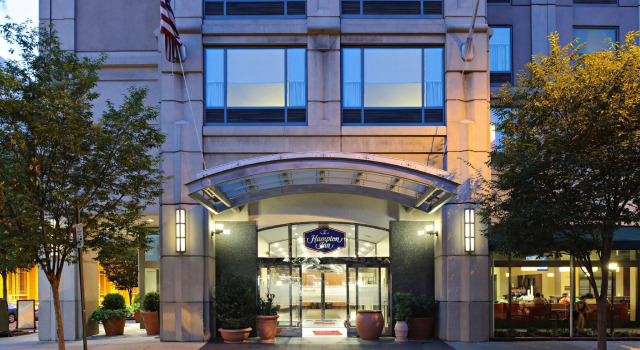Hampton Inn Philadelphia Center City-Convention Center, Забронировать Отель Отели Филадельфии с бассейном, рядом с LOVE, Бассейн