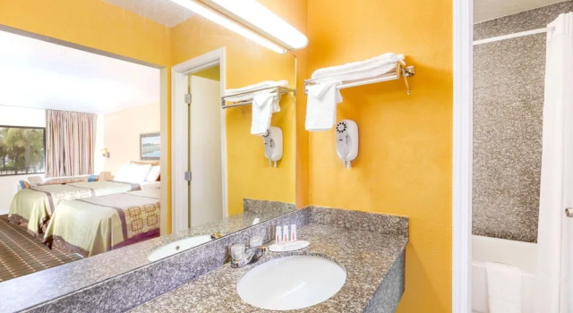 Двухместный номер Standard Days Inn by Wyndham Little River