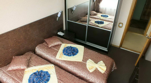 Im. Orlovskogo, Book Hotel Kirawsk 