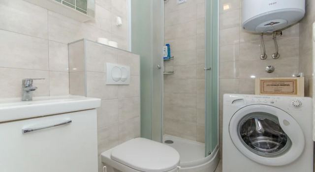 Апартаменты Spacious apartment Neven near center, with two AC units
