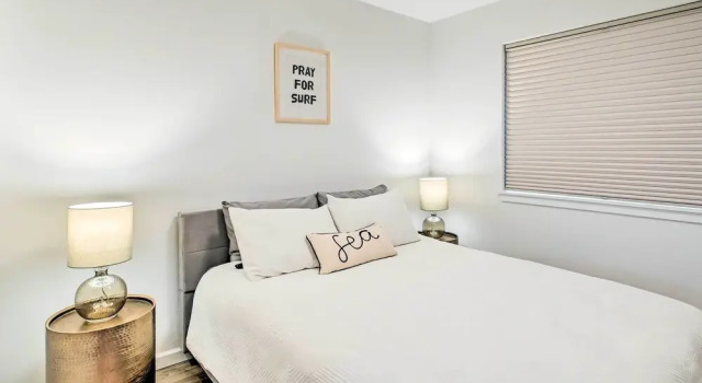 Modern Ocean Shores Getaway with Dock, Забронировать Дом для отпуска Оушен-Шорс штат Вашингтон
