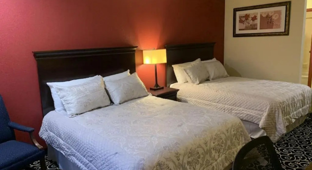 Четырёхместный номер Standard FairBridge Inn Express Hiawatha