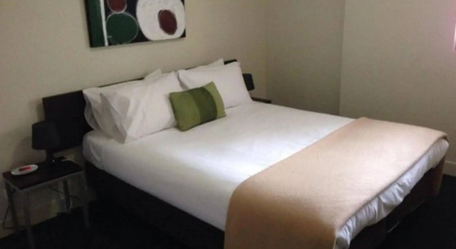 Plum Carlton Serviced Apartments, Забронировать Апартаменты/квартира Карлтон Мельбурн, рядом с Верховный суд Виктории