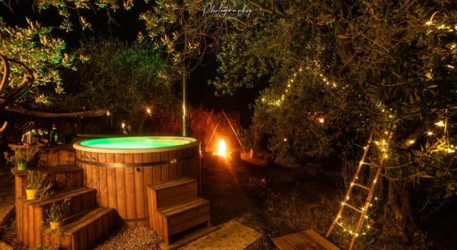 2 CUORI E 1 YURTA Glamping in Tuscany, Prenota Campeggio Asciano Crete Senesi