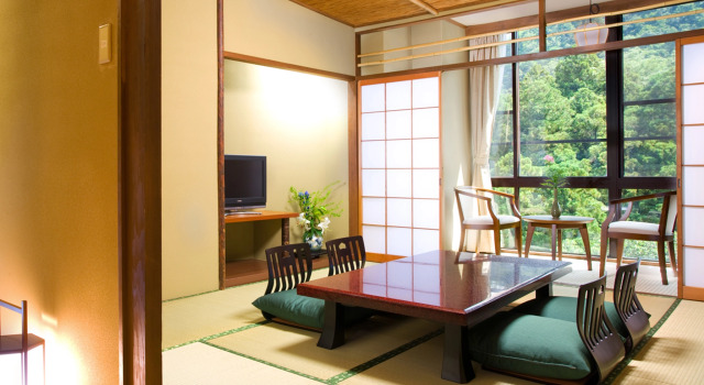 Номер Deluxe Yamanaka Onsen Kagari Kisshotei