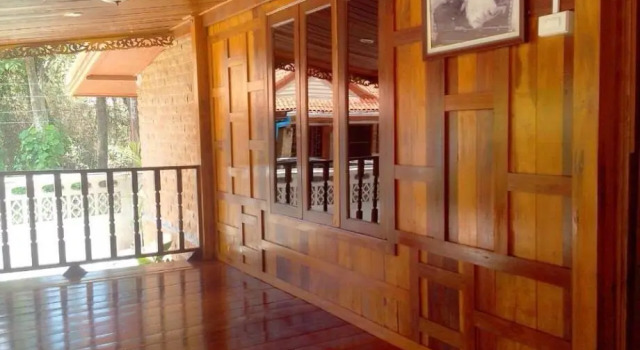 Rommai Resort Sakhon Nakhon, Varaa Lomakeskus Hotellit North-Eastern Thailand pysäköinnillä, Pysäköinti