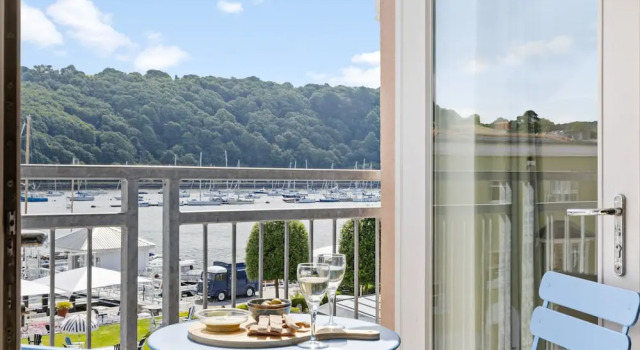 Апартаменты The Masts 37 Dart Marina